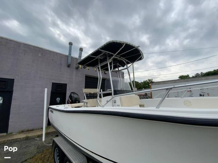 2004 Mako 212 center console