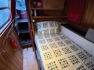 Harvest Moon - A 40ft 1978 Dartline single berth cruiser stern narrowb