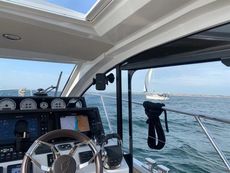 2018 Sealine C330