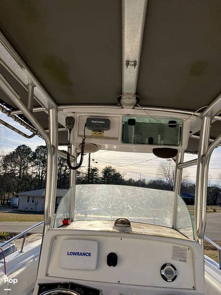 2008 Triumph 235 center console