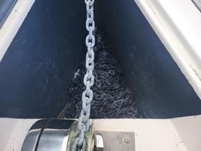 Elan 333  - Anchor Locker