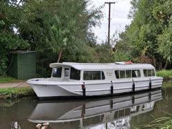 HORIZON 35 BROADS CRUISER-WIDEBEAM- LIVEABOARD