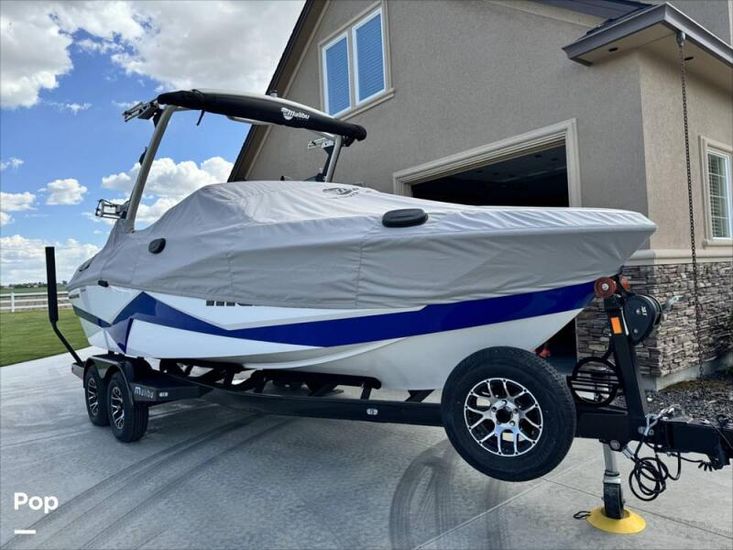 2023 Malibu 22 lsv