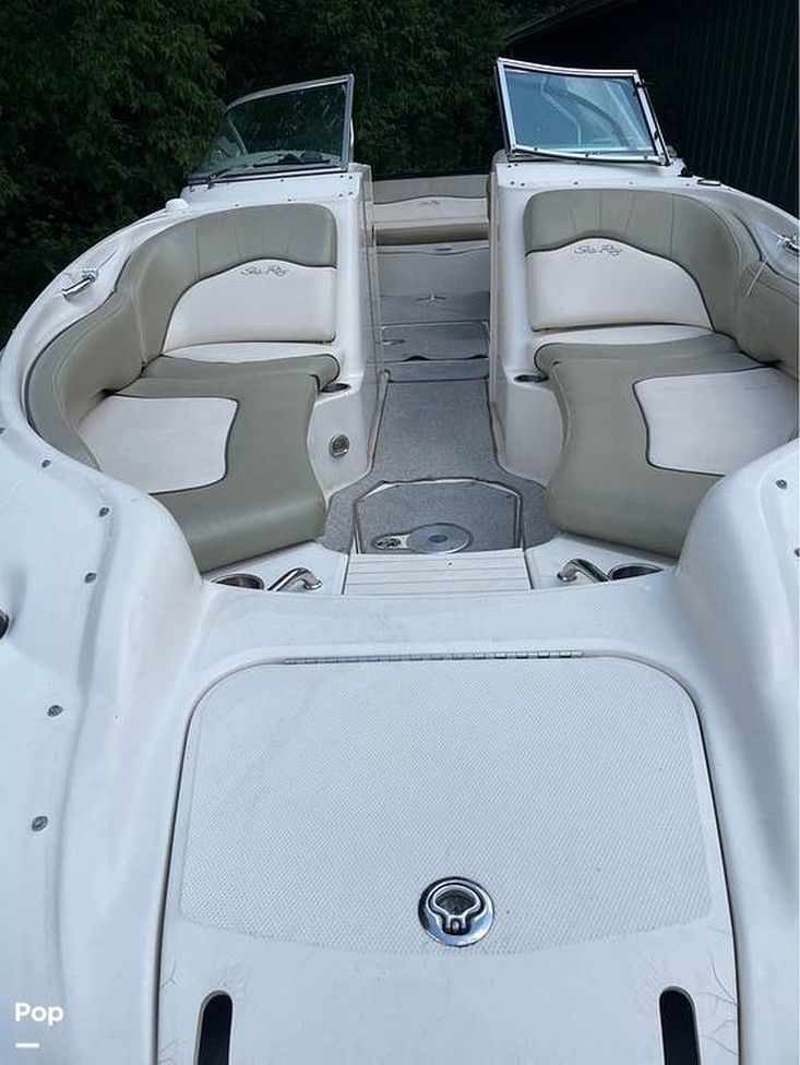 2005 Sea Ray 240 sundeck