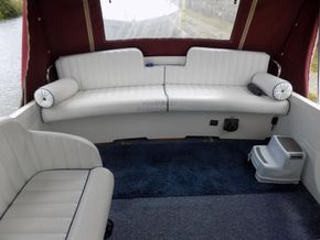 Sovereign 27 AFT DECK! - Cockpit