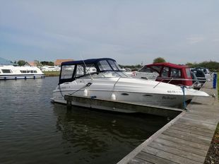 Larson 8m sports cruiser for sale