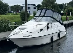 1999 Regal 242 Commodore