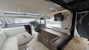 2017 Sealine C330 8