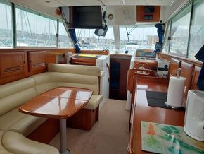 Beneteau Antares 10.80  - Saloon