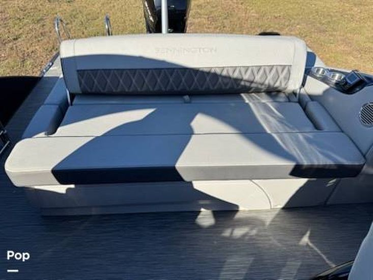 2022 Bennington 25 qx