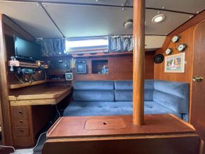 Moody 346 - saloon