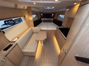 2024 Bavaria SR35HT 4