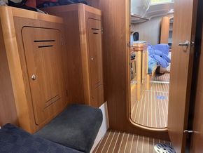 Aft cabin 2