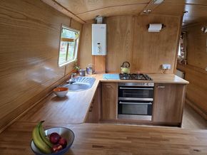 U shaped kitchen