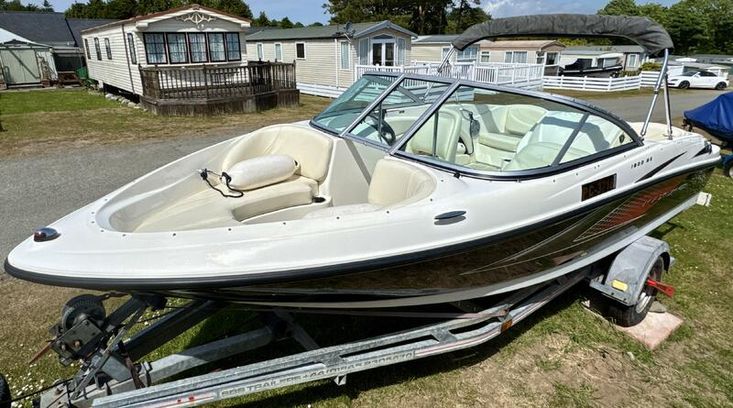 MAXUM 1800 MX BOWRIDER + MERCRUISER 3.0L TKS