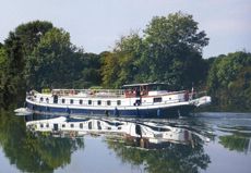 Charming well maintained 26m Luxe Motor fully converted ready to go