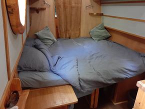 Rear dressing room, double bed and side table