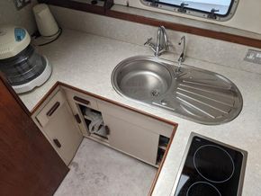 Powles 46 Aft cabin and flybridge - Galley