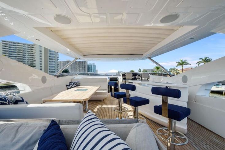 2017 Sunseeker 95 yacht
