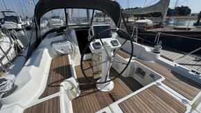 2010 Beneteau Oceanis 34 13