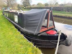Perfect First Narrowboat &ndash; 40ft Trad Stern | Cosy, Compact & Ready