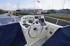 2005 Four Winns Horizon 240
