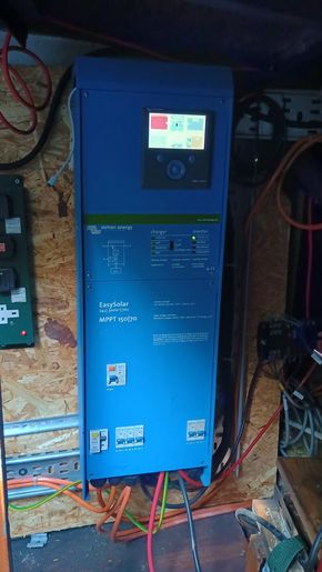 Victron Easy solar 24v inverter charger 