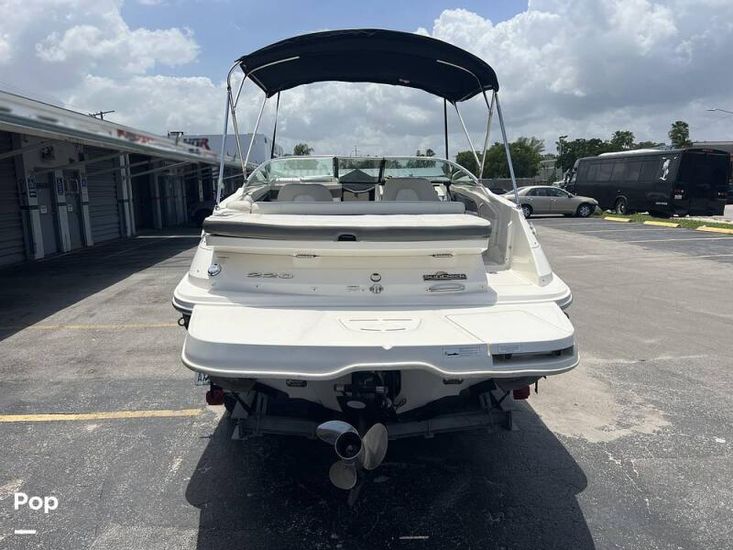 2013 Sea Ray 220 sundeck