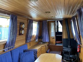 Saloon Fwrd