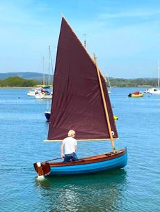 Morbic 12 Balanced Lugsail