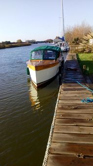 1957 25 FOOT CLASSIC ANDREWS DAY BOAT