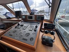 2001 Aquastar 38