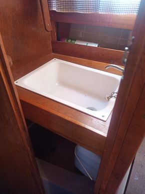 Wash basin