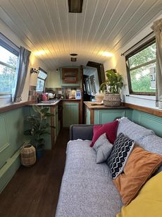 57ft cruiser 2 bedroom family narrowboat