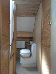 Widebeam Liveaboard - Leeds Liverpool Short Boat style 83% scale