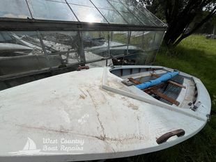 enterprise Dinghy – Fibreglass hull in need of some TLC!