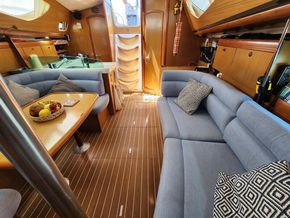 Jeanneau Sun Odyssey 42 DS  - Looking Aft