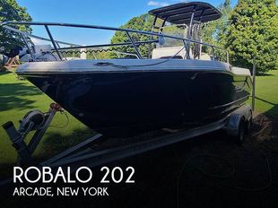 2019 Robalo R202 Explorer