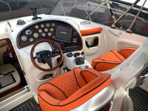 Cranchi Endurance 33  - Helm