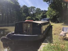 Beautiful Widebeam with rare mooring near Bath