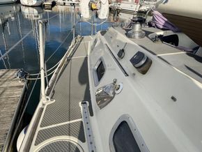 Westerly Oceanranger 38  - Side Deck