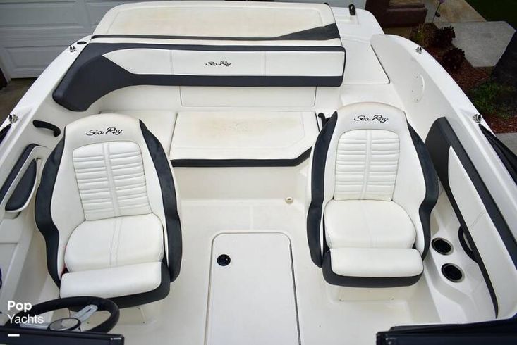 2018 Sea Ray SPX 190