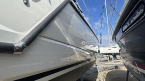 2017 Sealine C330 38