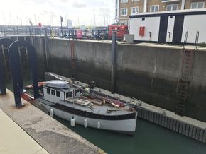 In the sea lock on the way to the boat lift