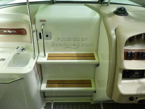 Sea Ray 230 Overnighter Motor Boat - Companionway