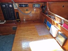 1993 Classic Yacht Robertson 35