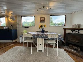 Saloon - Living Room V