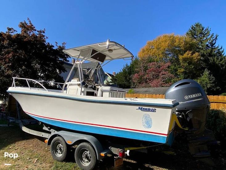 1997 Mako 221