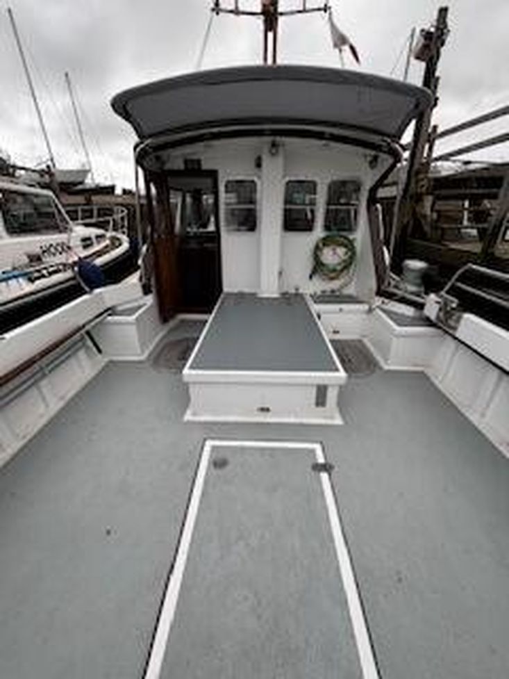 Lochin 33 sportsfisherman