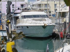 Fairline Squadron 56  - Bow